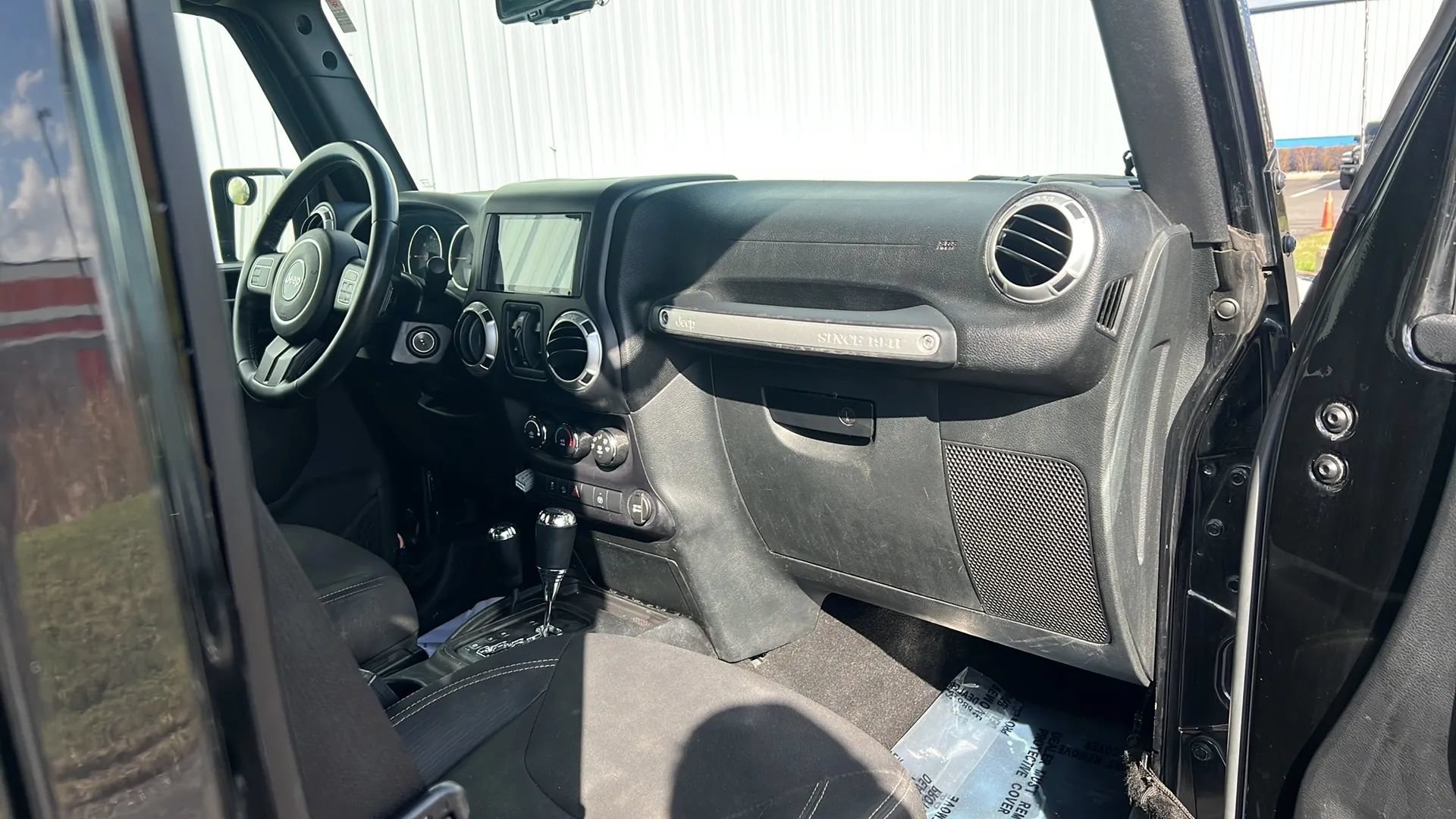 Used 2016 Jeep Wrangler Unlimited Sahara AWD/4WD image 20
