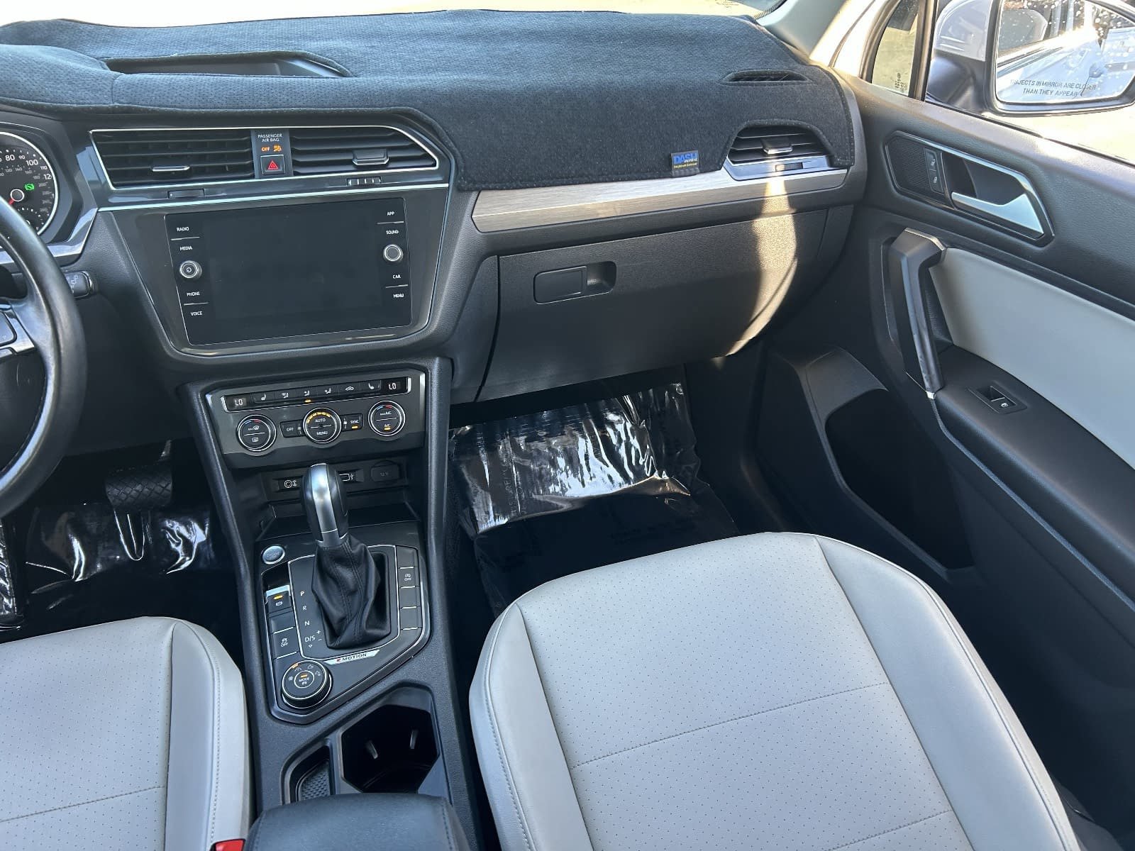 Used 2018 Volkswagen Tiguan SE AWD/4WD image 19