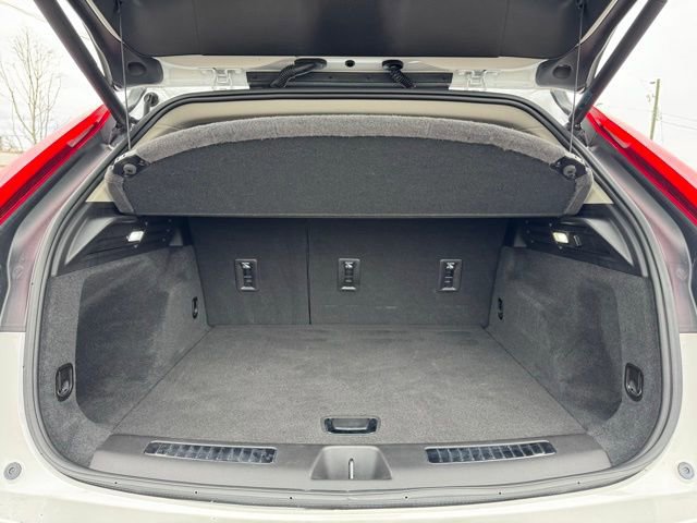 Certified 2021 Cadillac XT4 Premium Luxury w/ Driver Awareness Package image 35