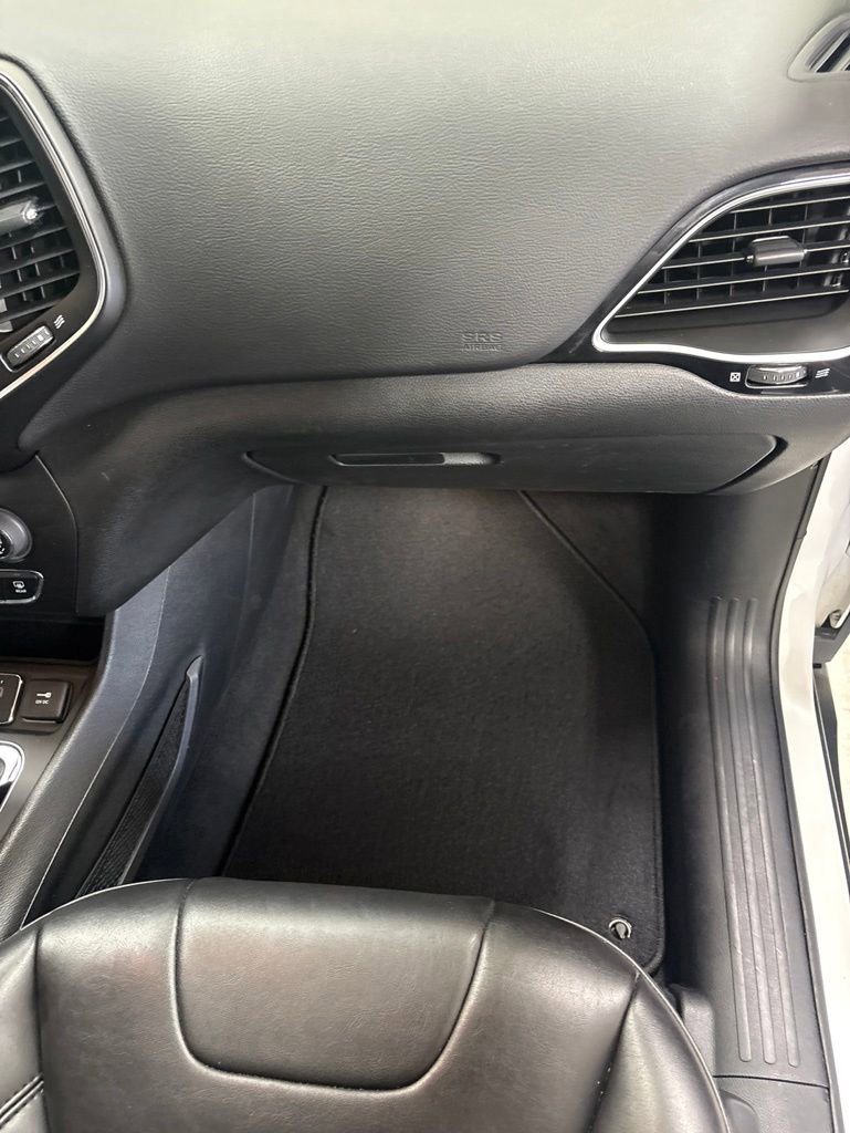 Used 2021 Jeep Cherokee Latitude Plus AWD/4WD image 27