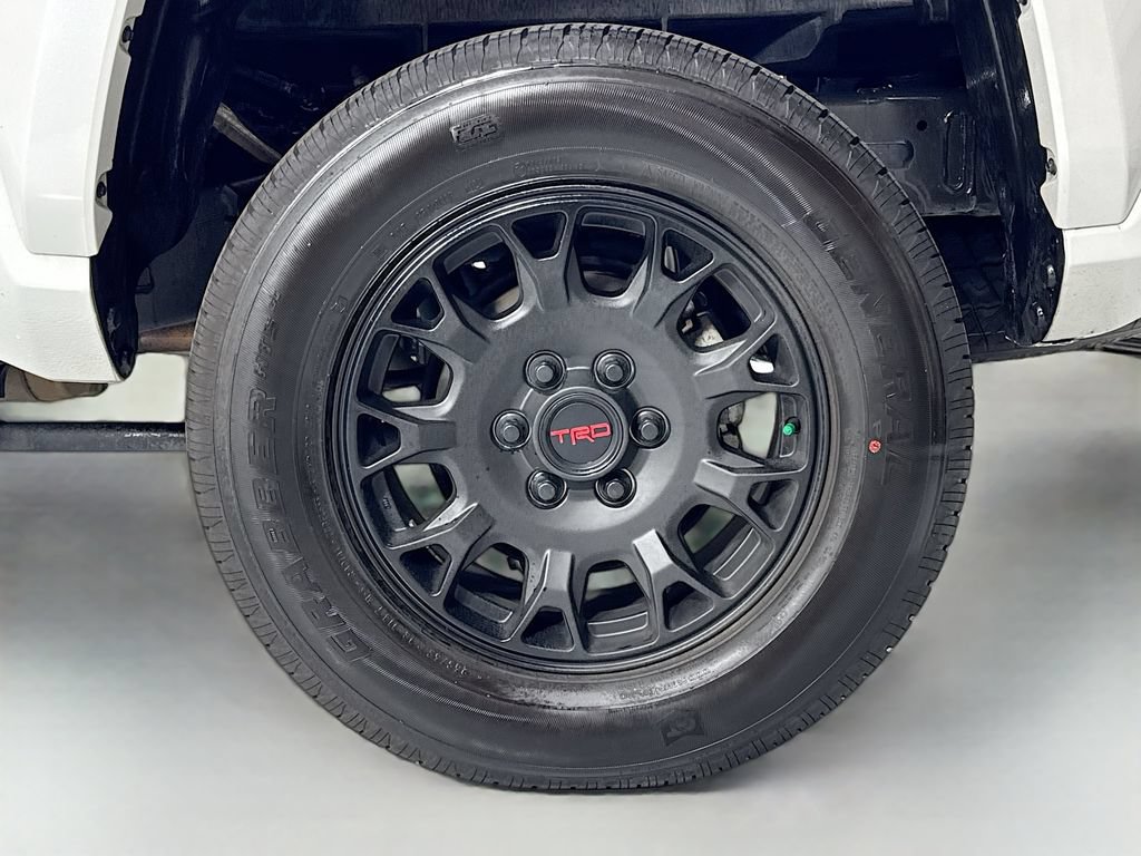 Used 2024 Toyota Tacoma Limited w/ Limited Package (LT) AWD/4WD image 9