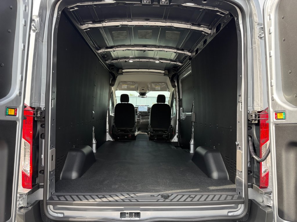 New 2027 Ford Transit 250 148 Medium Roof w/ Load Area Protection Package RWD image 17