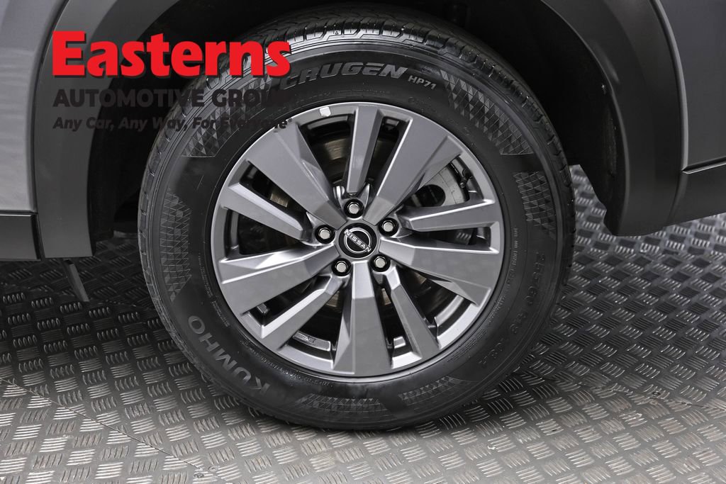 Used 2024 Nissan Pathfinder SV image 8