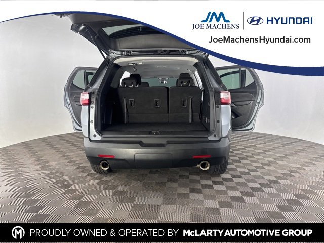 Used 2020 Chevrolet Traverse LS image 17