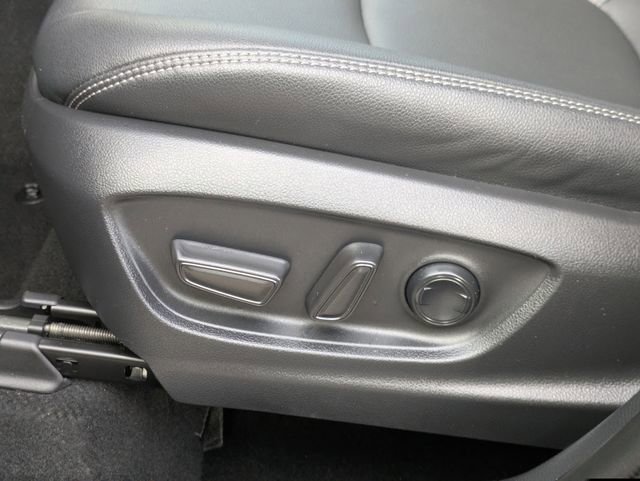 Used 2023 Toyota Corolla Cross XLE w/ Convenience Package image 26