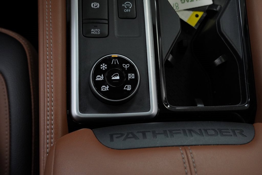 Used 2024 Nissan Pathfinder Platinum w/ Cargo Package image 41