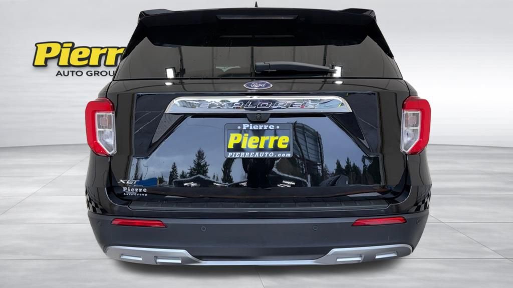 Used 2023 Ford Explorer XLT w/ Equipment Group 202A image 3