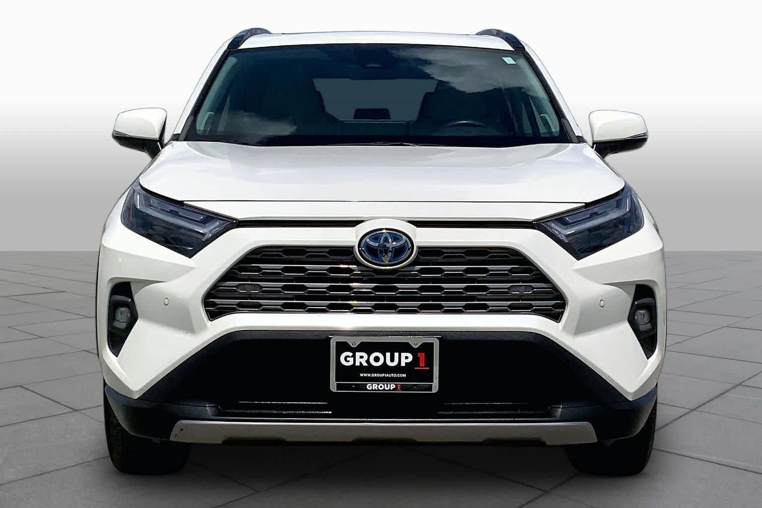 Used 2022 Toyota RAV4 Limited AWD/4WD image 4