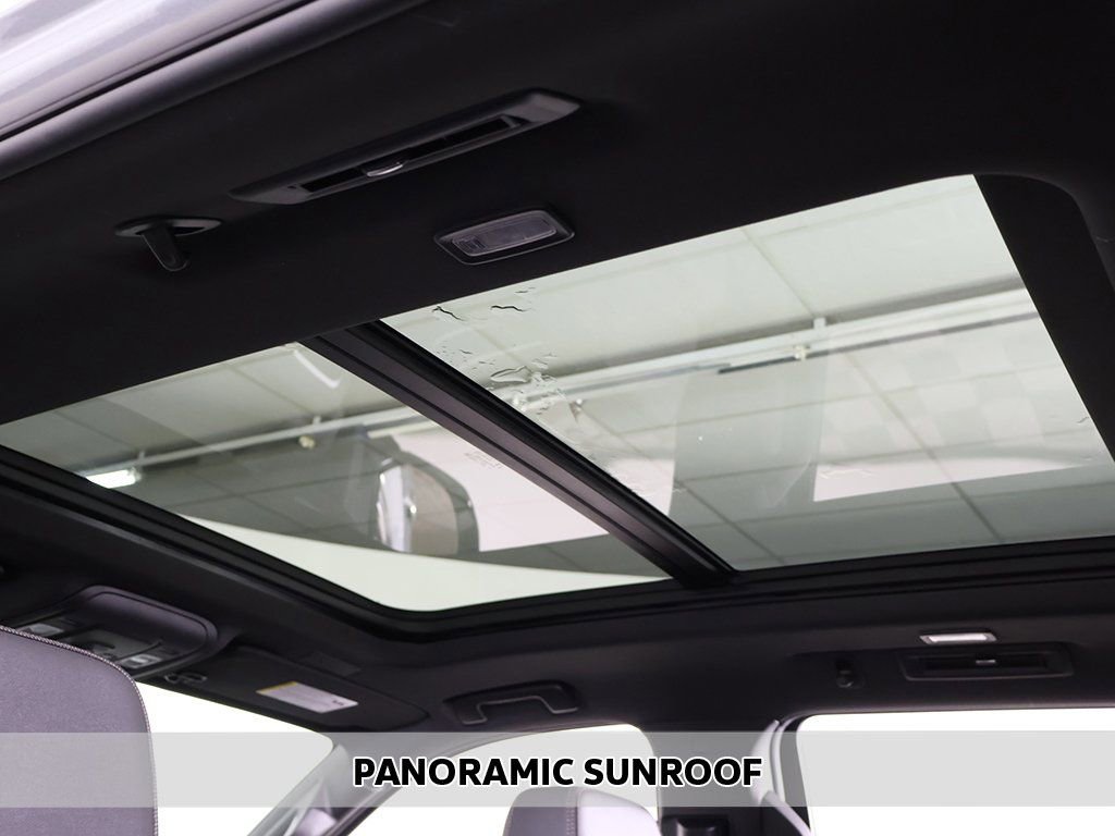 Used 2025 Chevrolet Tahoe High Country w/ Sun And Tow Package image 4