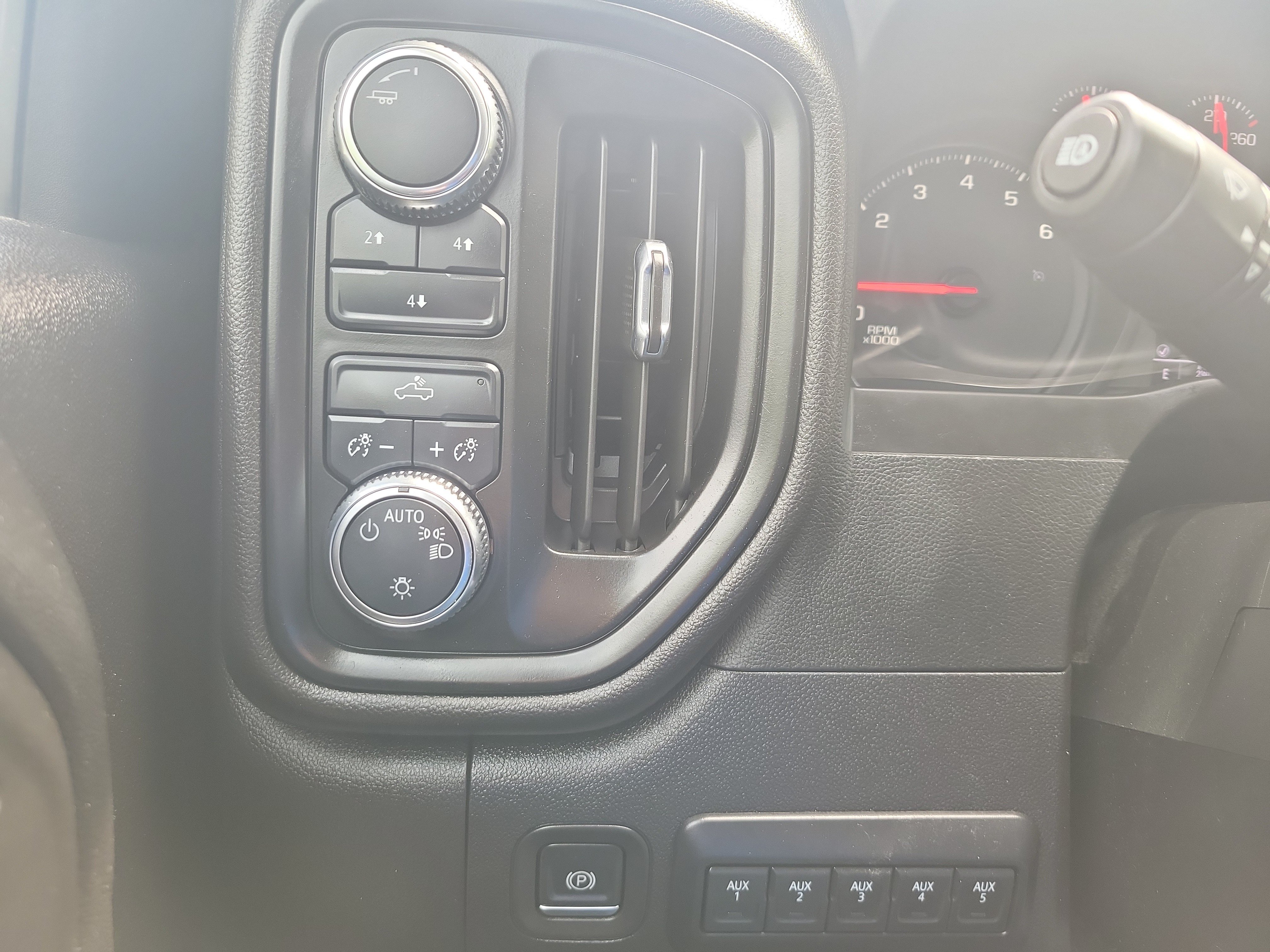Used 2025 GMC Sierra 2500 Pro w/ Convenience Package AWD/4WD image 30