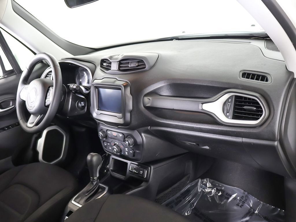 Used 2019 Jeep Renegade Latitude FWD image 24