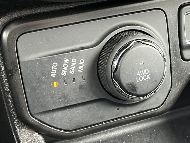 Used 2023 Jeep Renegade Latitude image 23