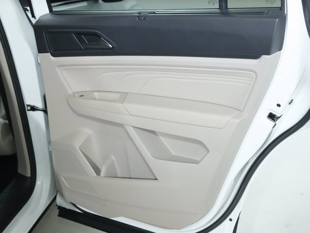 Used 2023 Volkswagen Atlas SE image 32