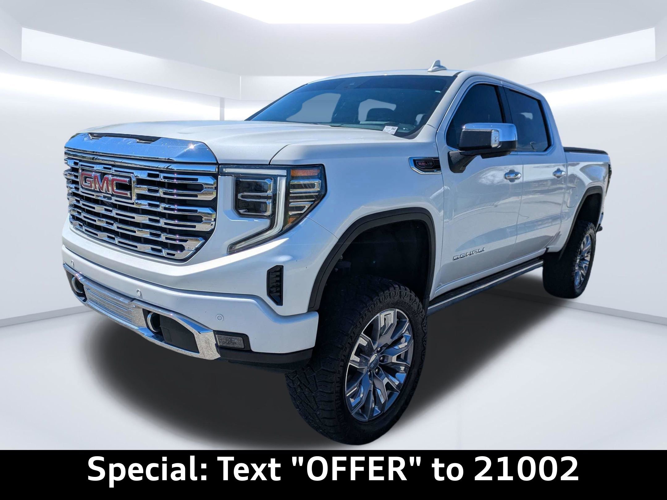 Used 2024 GMC Sierra 1500 Denali w/ Denali Reserve Package AWD/4WD image 7