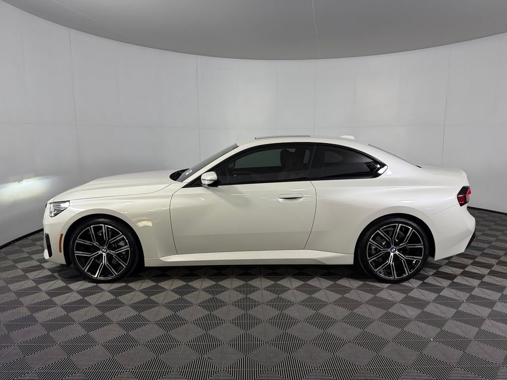 Used 2024 BMW 230i Coupe w/ Convenience Package RWD image 9
