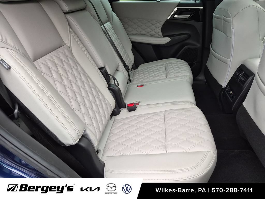 Used 2023 Mitsubishi Outlander SEL AWD/4WD image 27
