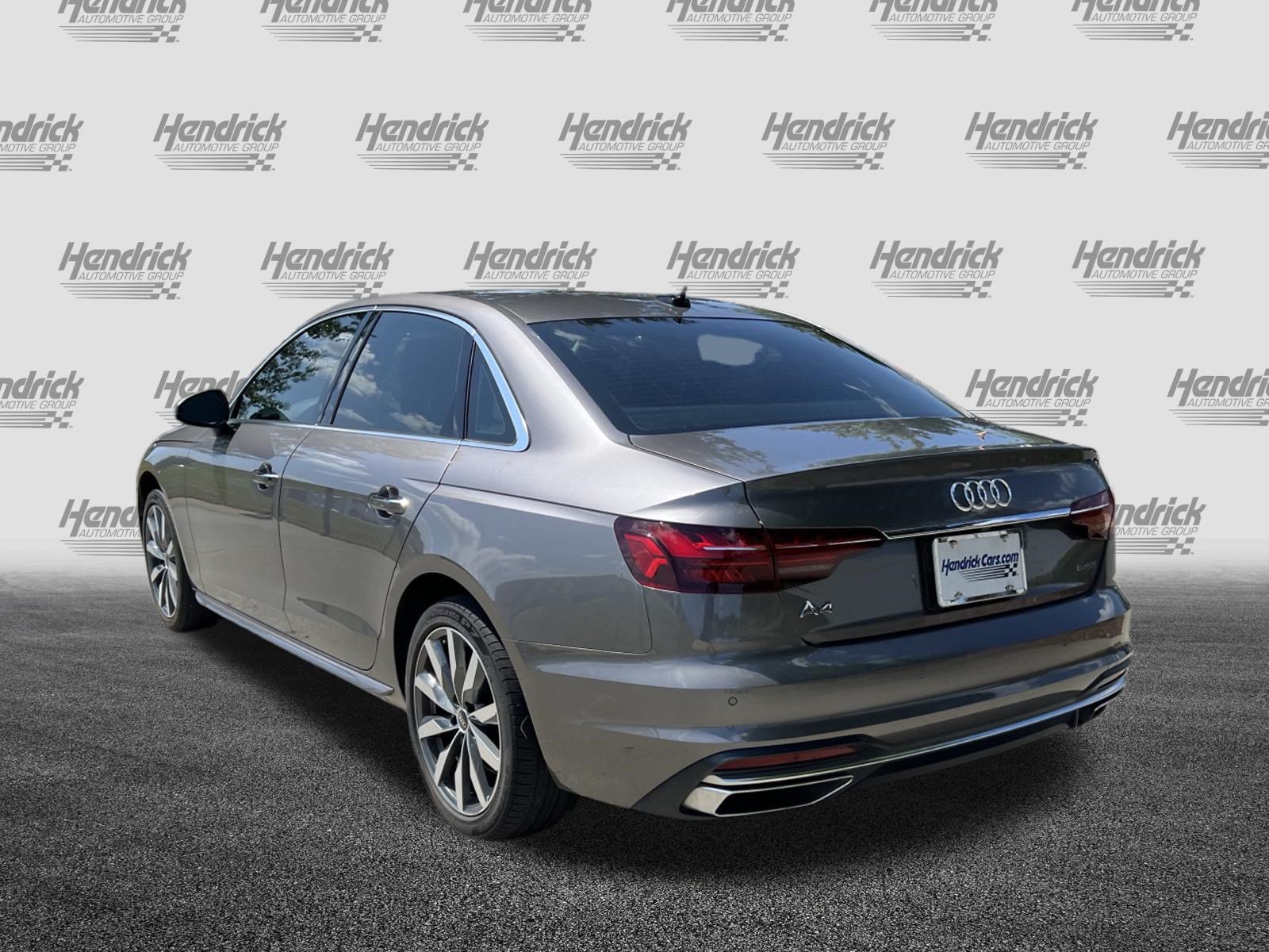 Used 2022 Audi A4 2.0T Premium w/ Convenience Package AWD/4WD image 9