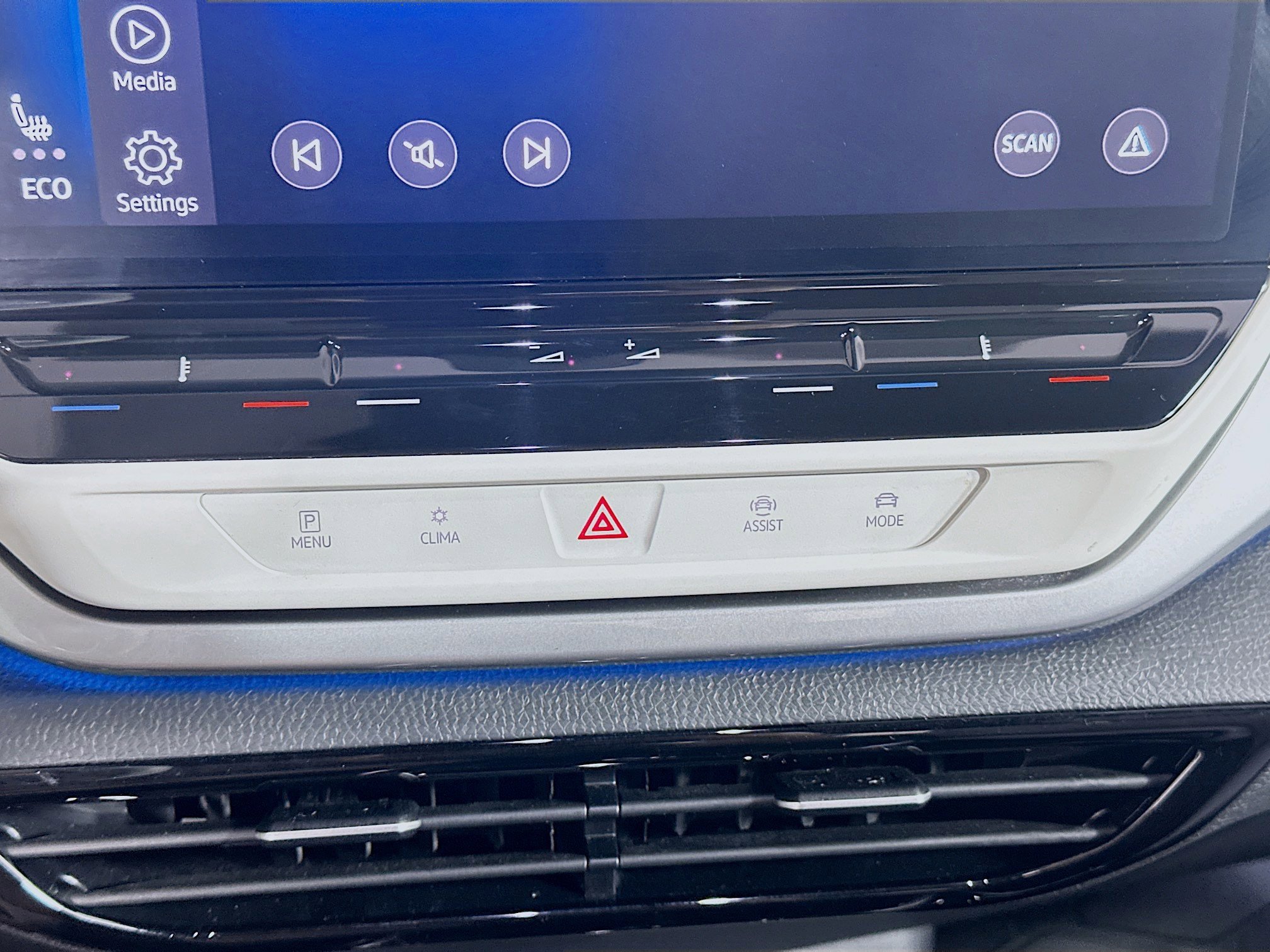 Used 2023 Volkswagen ID.4 Pro S Plus AWD/4WD image 23