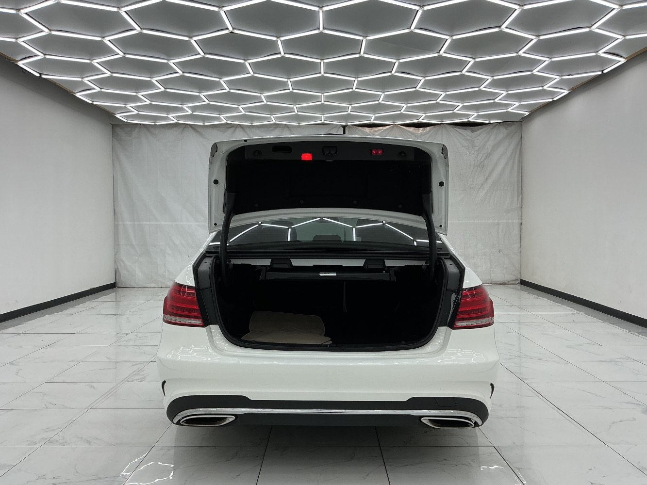 Used 2015 Mercedes-Benz E 350 4MATIC Sedan w/ Premium 1 Package image 44