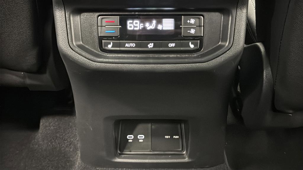 Used 2025 Volkswagen Atlas SEL AWD/4WD image 36