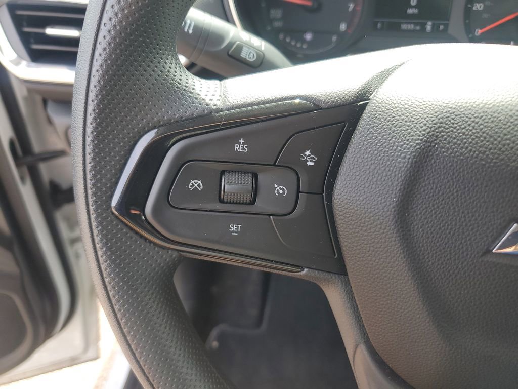 Used 2023 Chevrolet TrailBlazer LT FWD image 17