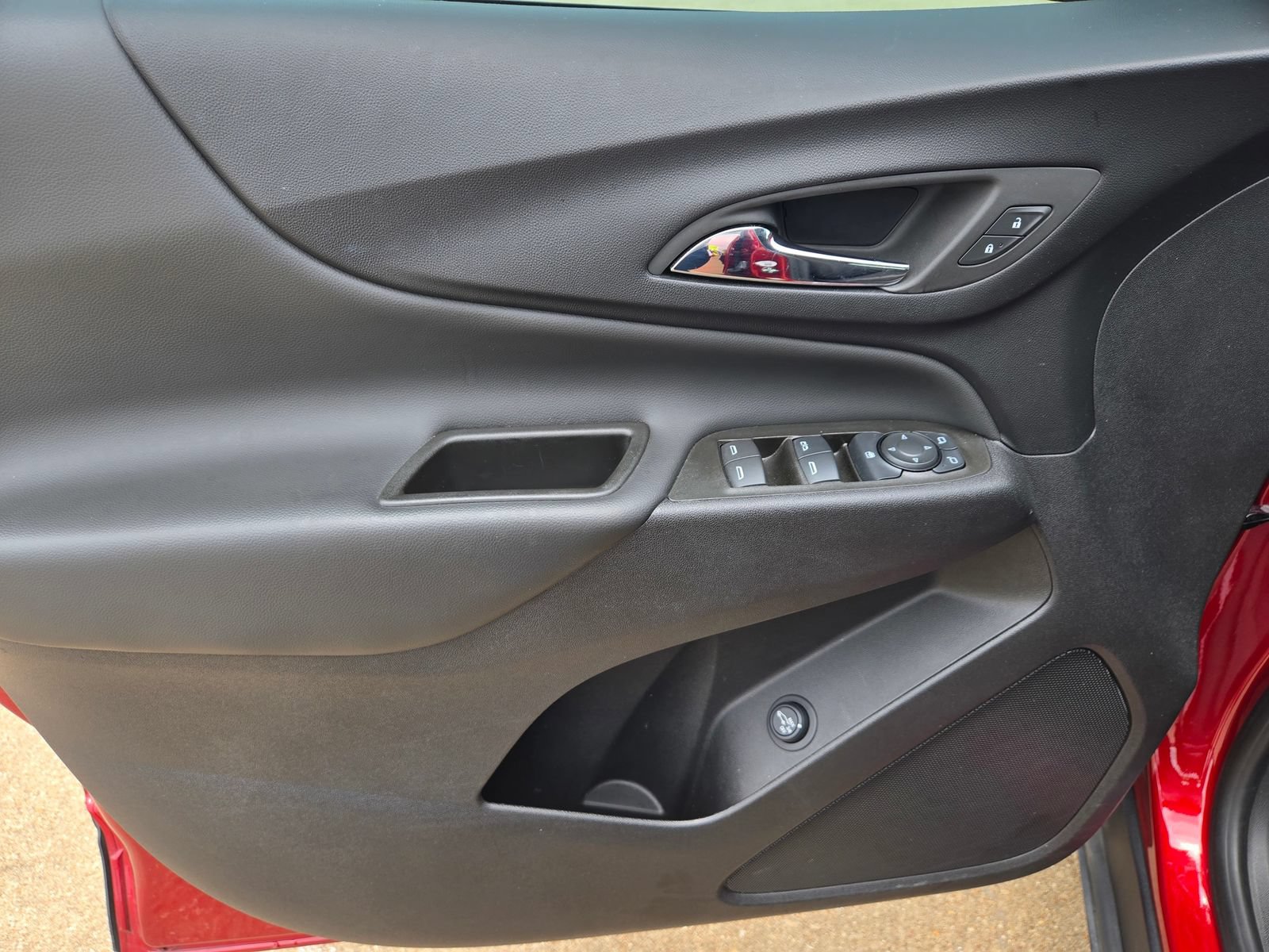 Used 2024 Chevrolet Equinox LT w/ LPO, Floor Liner Package FWD image 29