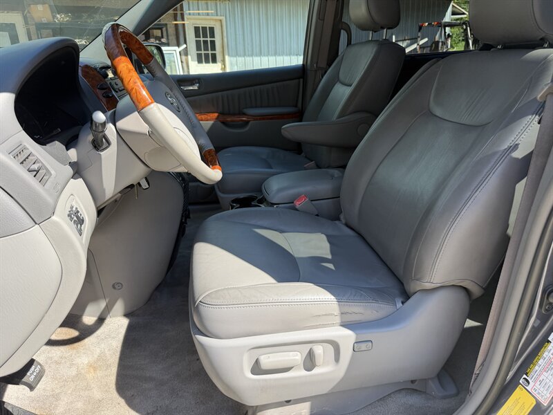 Used 2009 Toyota Sienna AWD image 28