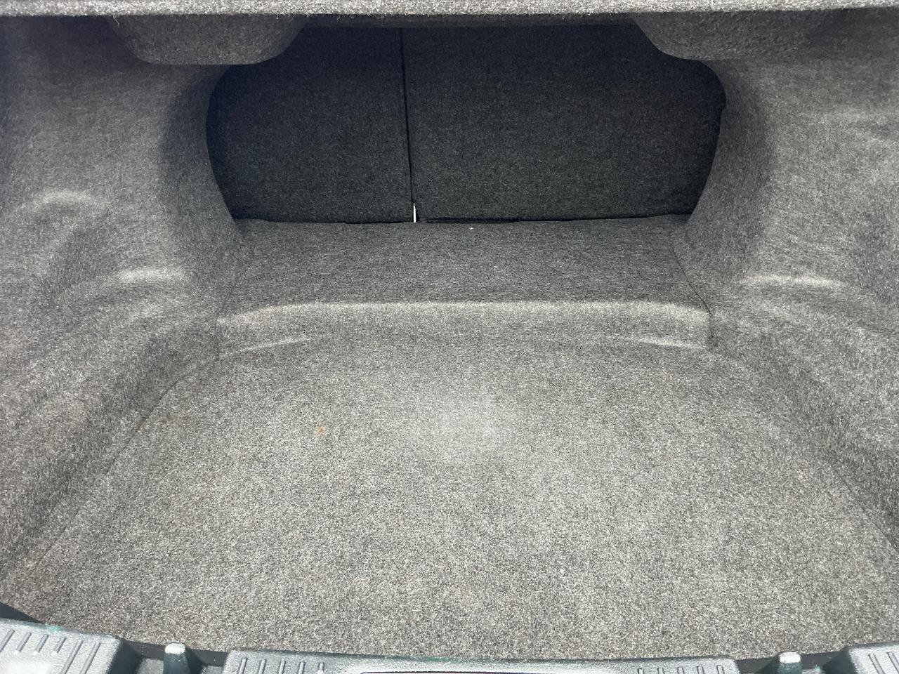 Used 2016 Ford Taurus SEL w/ Equipment Group 201A image 12