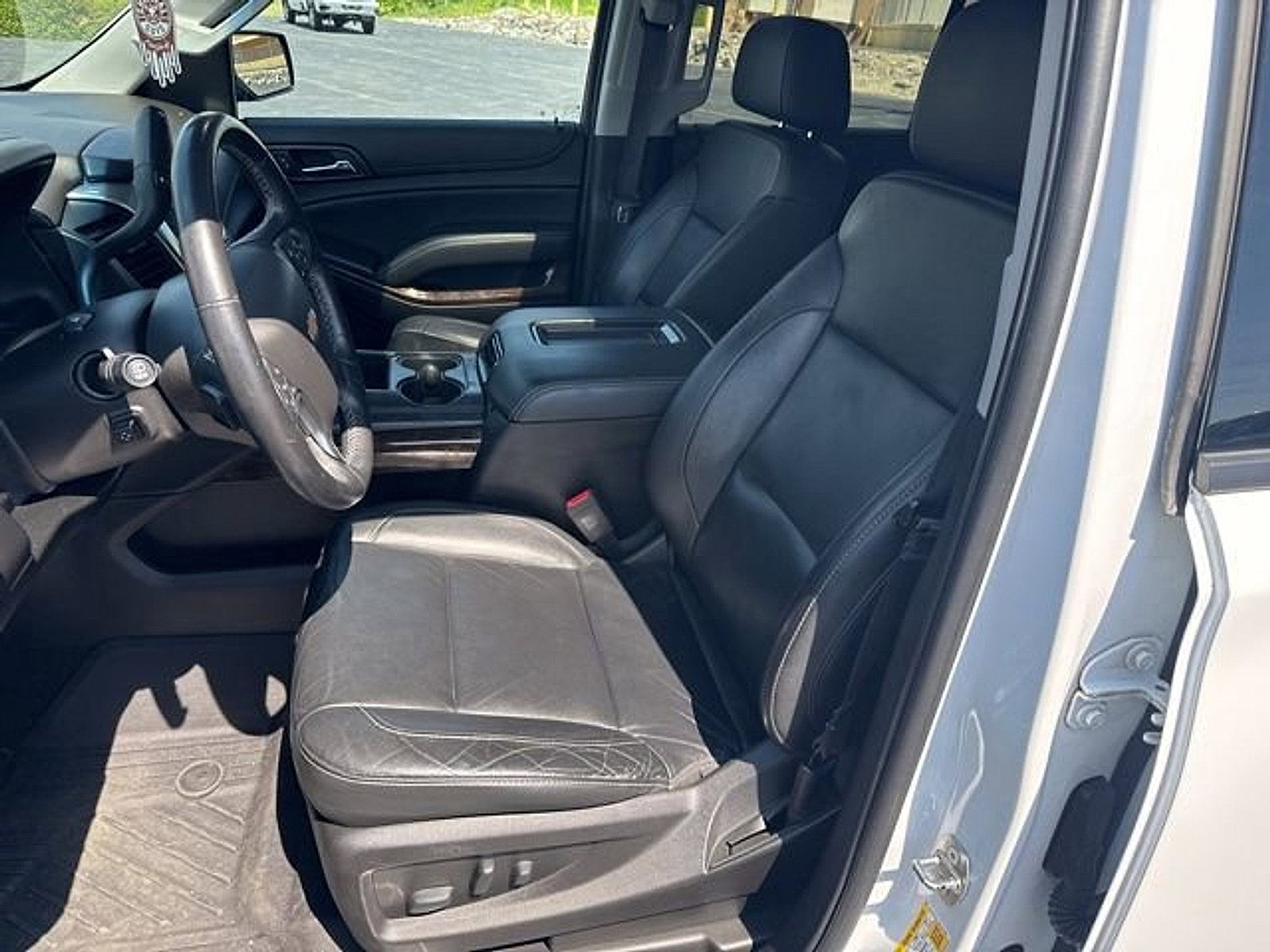 Used 2018 Chevrolet Suburban LT AWD/4WD image 18