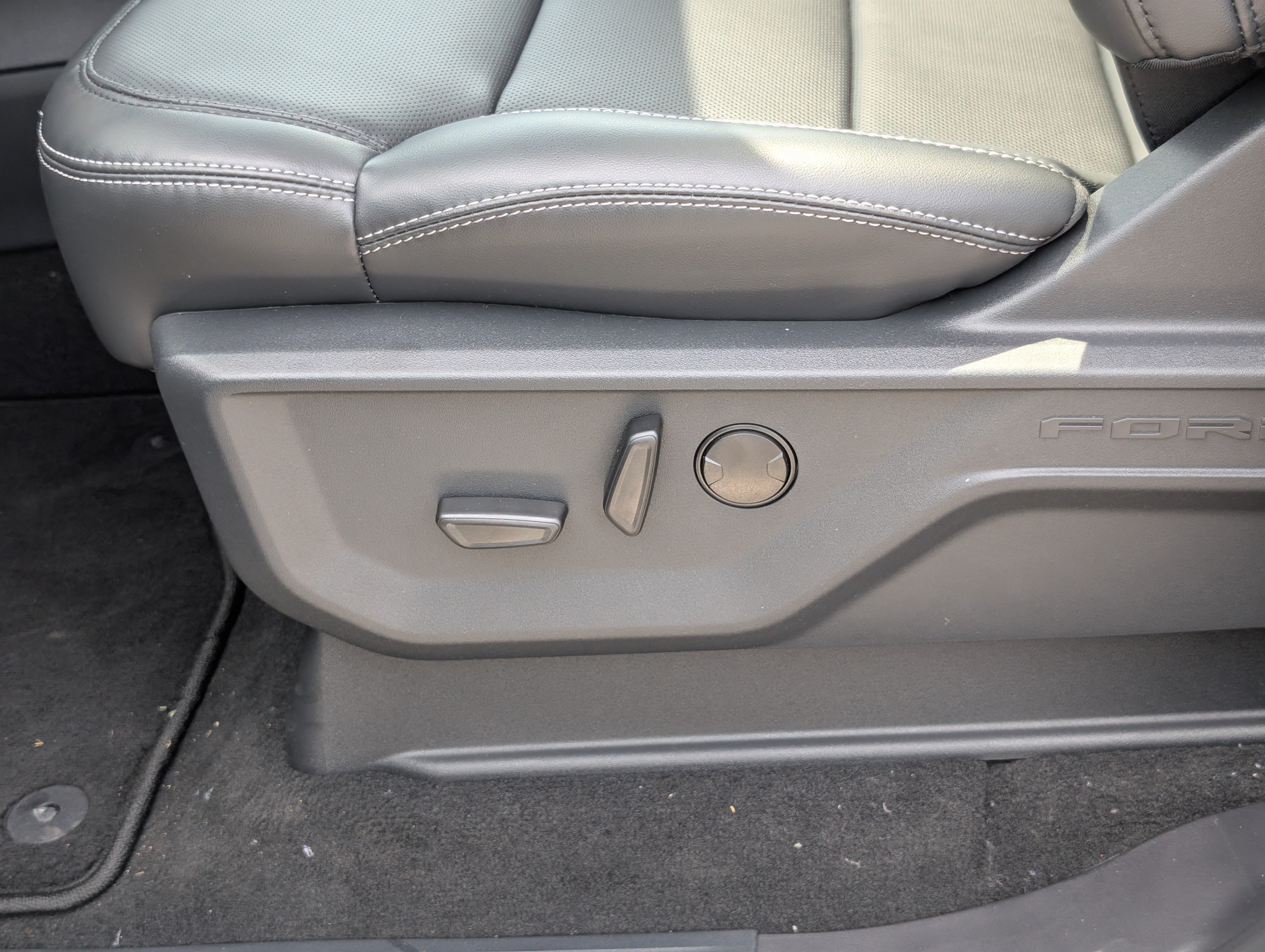 New 2026 Ford Expedition Platinum w/ Stealth Appearance Package AWD/4WD image 21