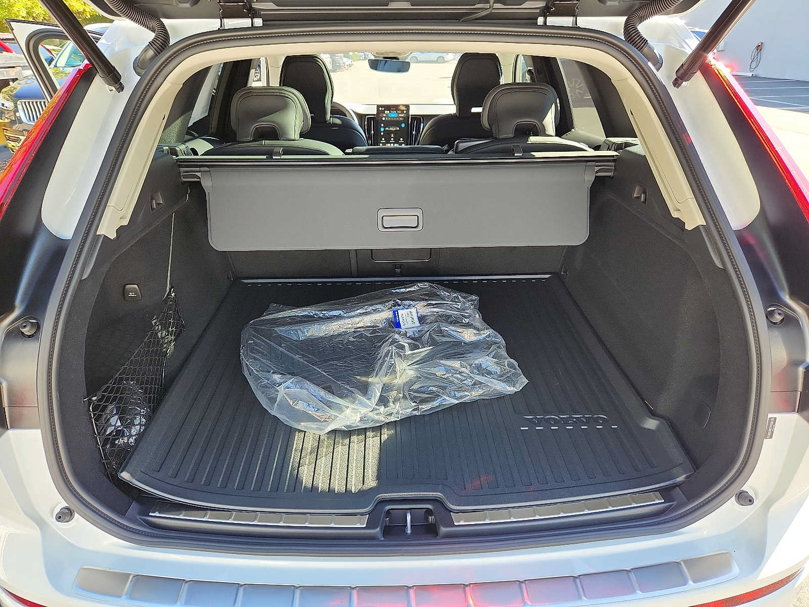 Used 2027 Volvo XC60 B5 Ultra AWD/4WD image 27