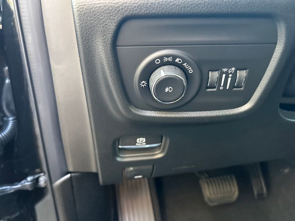 New 2025 Jeep Grand Cherokee L Limited w/ Luxury Tech Group II image 18