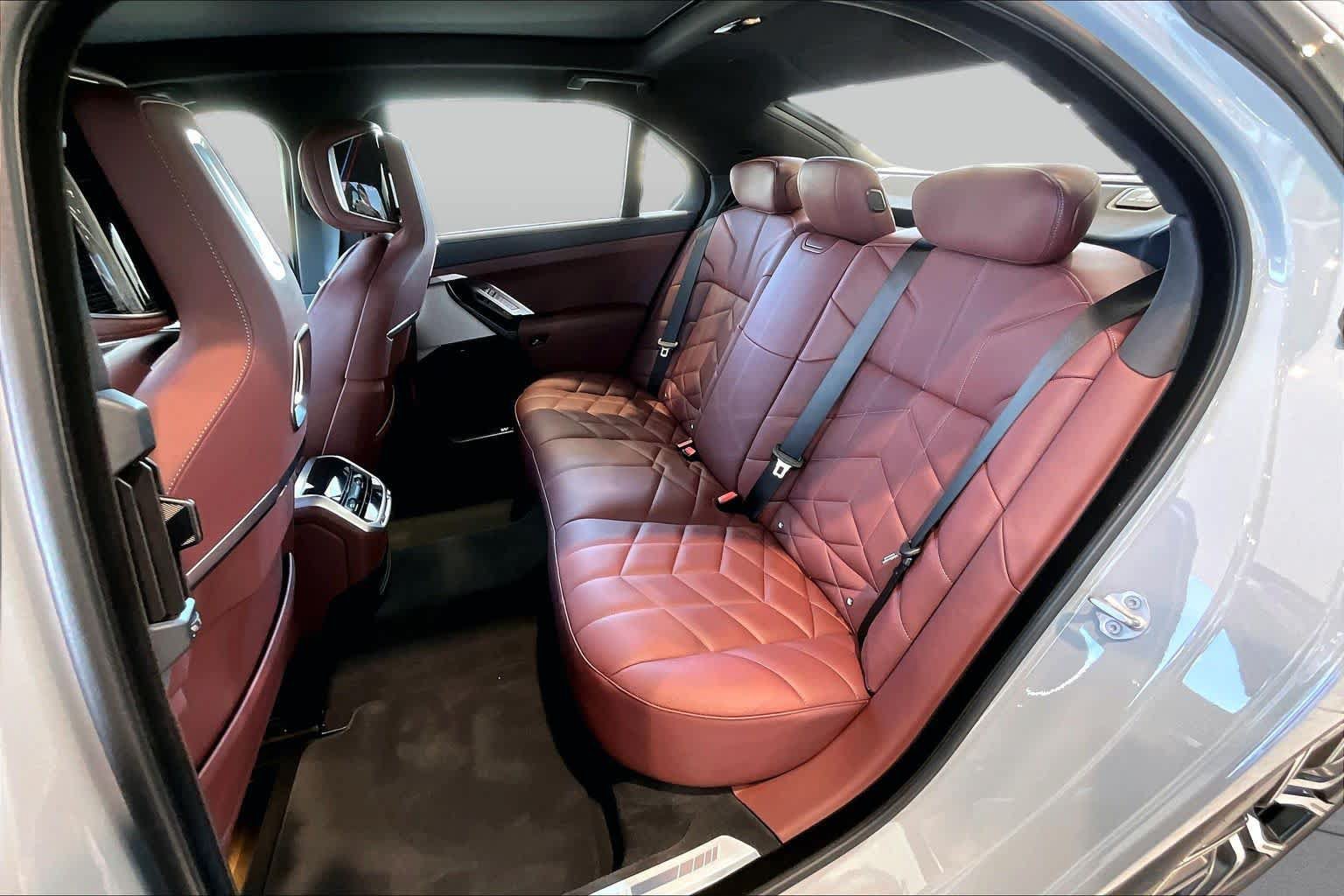 Used 2026 BMW 740i RWD image 22