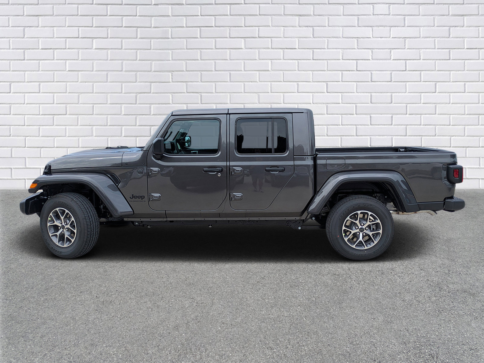 New 2025 Jeep Gladiator Sport image 2
