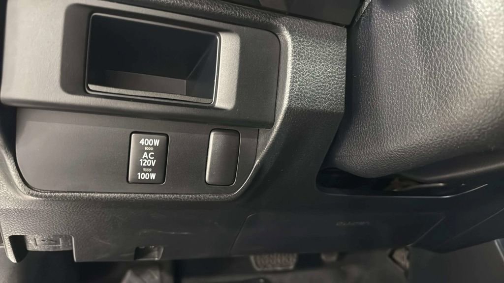 Used 2017 Toyota Tacoma TRD Off-Road AWD/4WD image 36