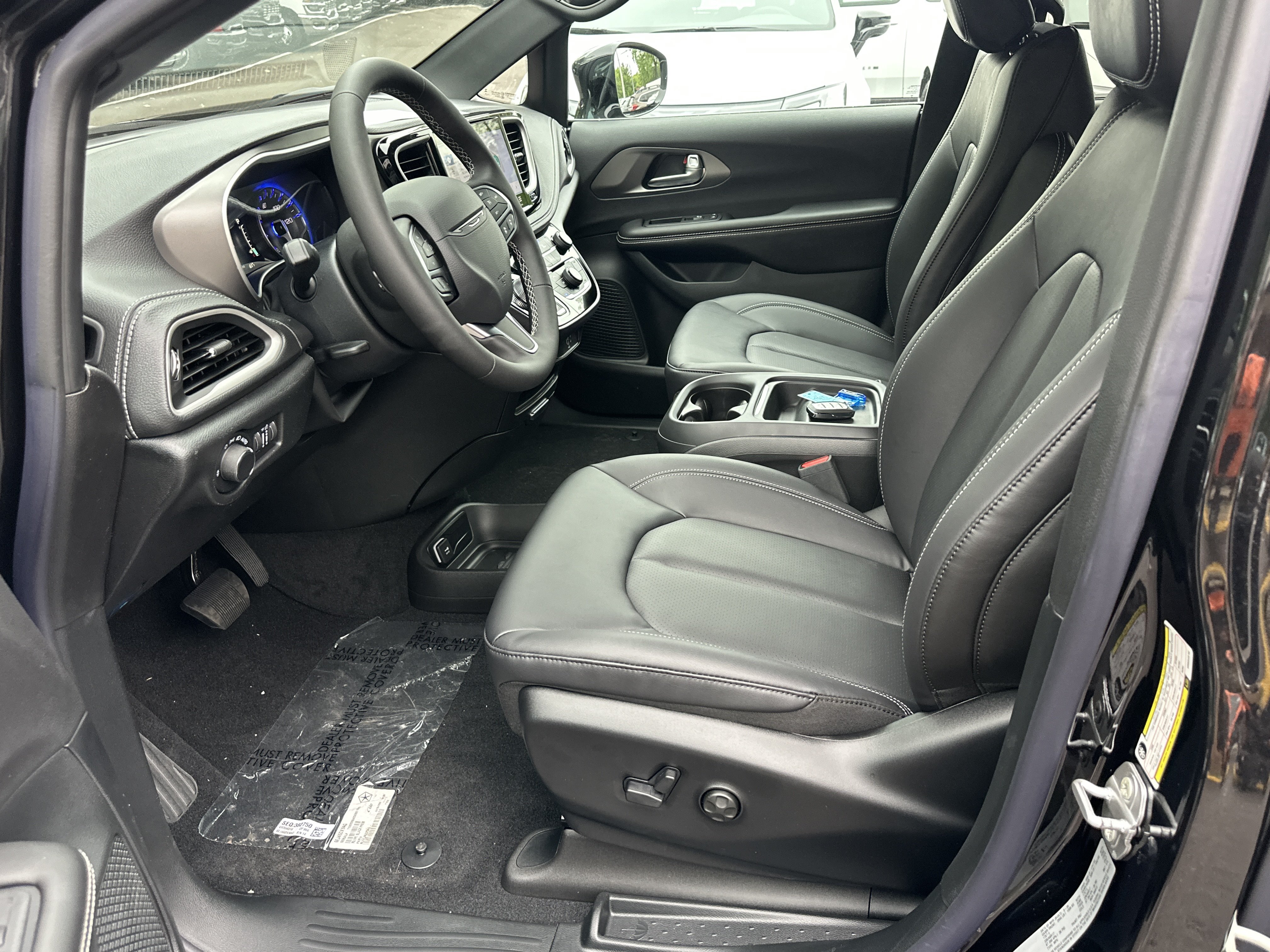 New 2027 Chrysler Pacifica Select FWD image 25