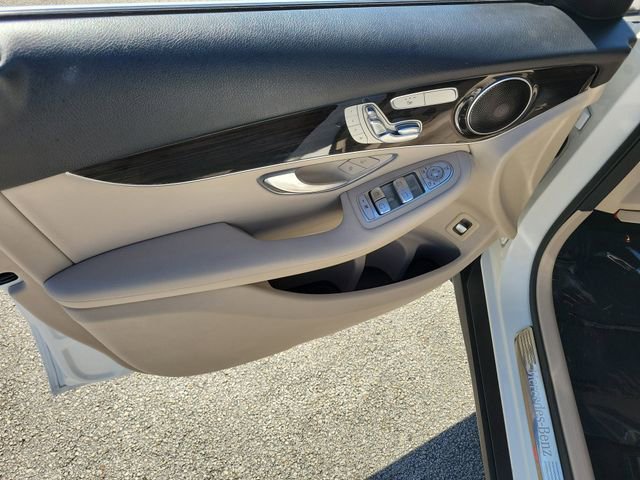 Used 2020 Mercedes-Benz GLC 300 image 22