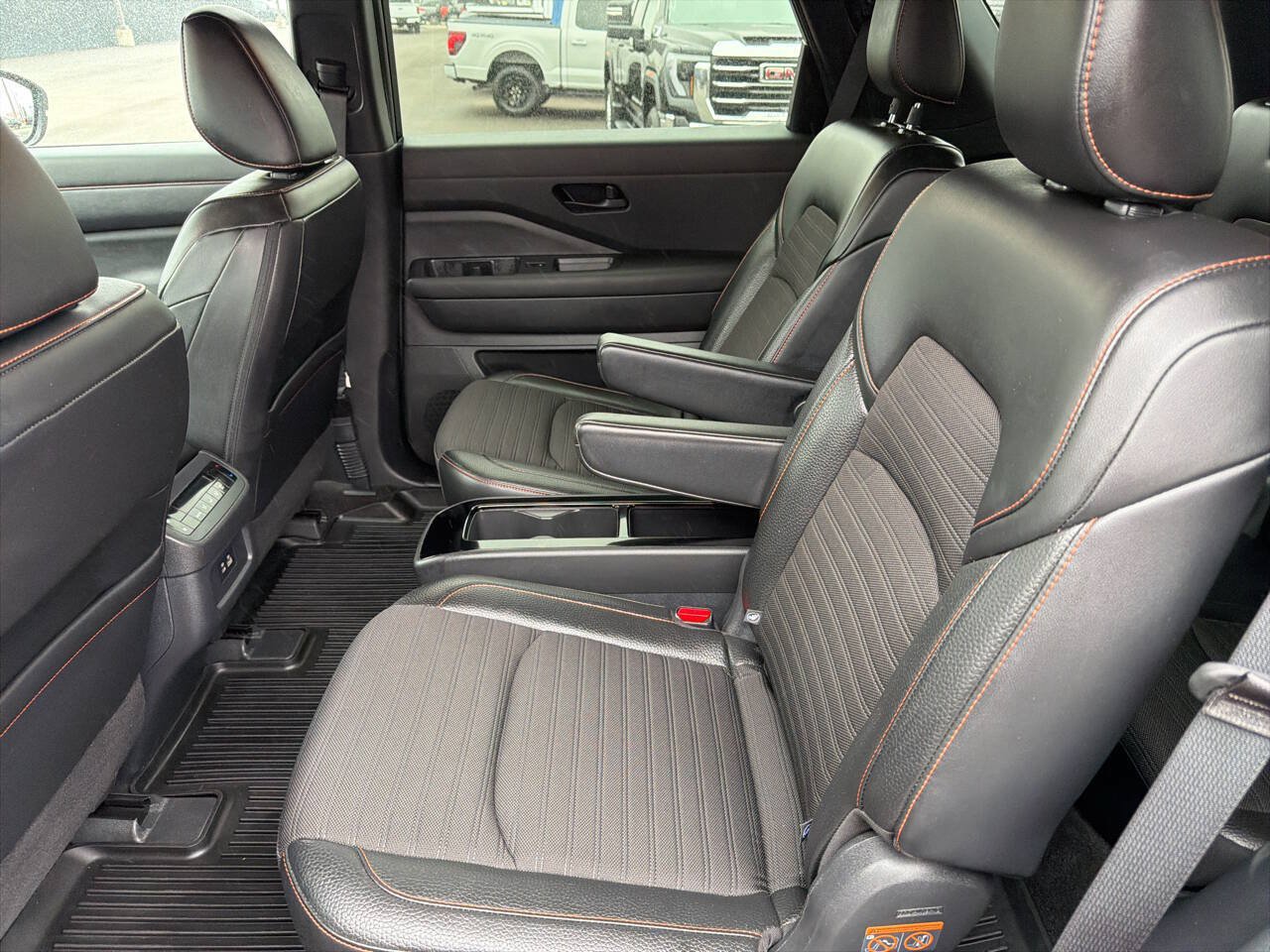 Used 2023 Nissan Pathfinder Rock Creek AWD/4WD image 16