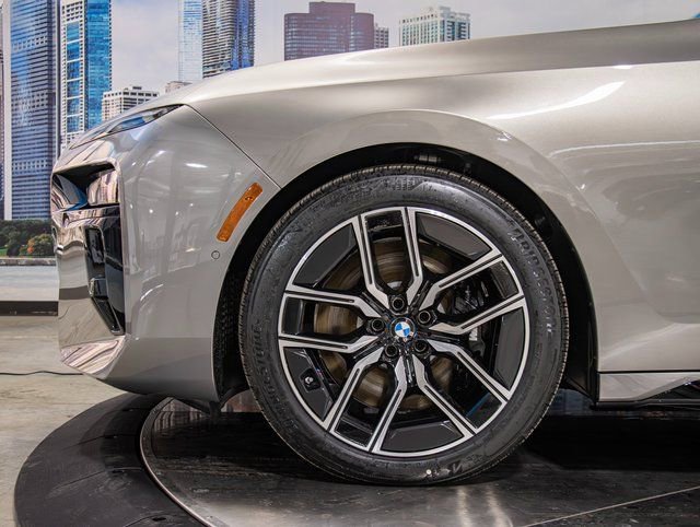 Used 2026 BMW 740i xDrive w/ Premium Package image 7