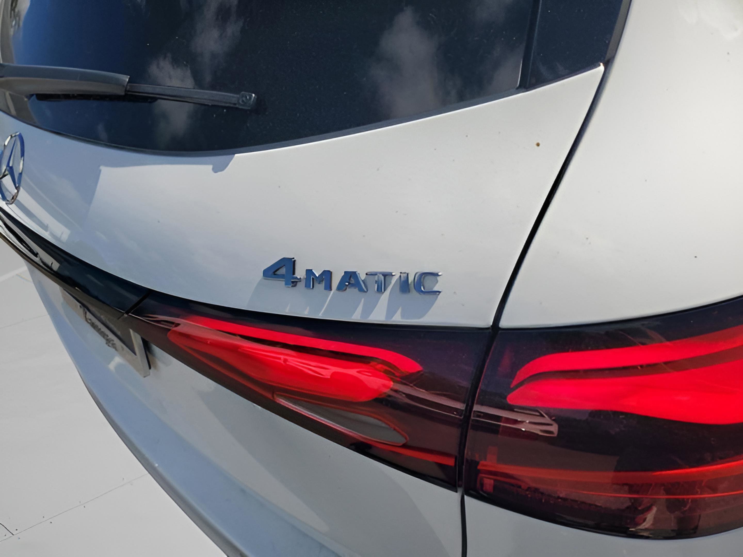 Certified 2025 Mercedes-Benz GLC 300 300 image 33