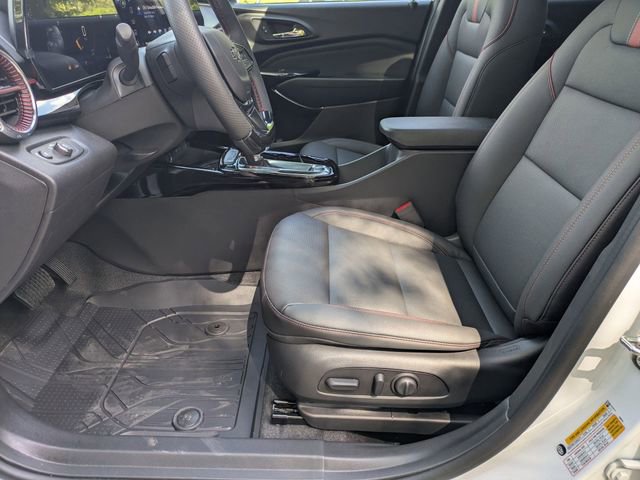 New 2026 Chevrolet Trax RS w/ Sunroof Package FWD image 10