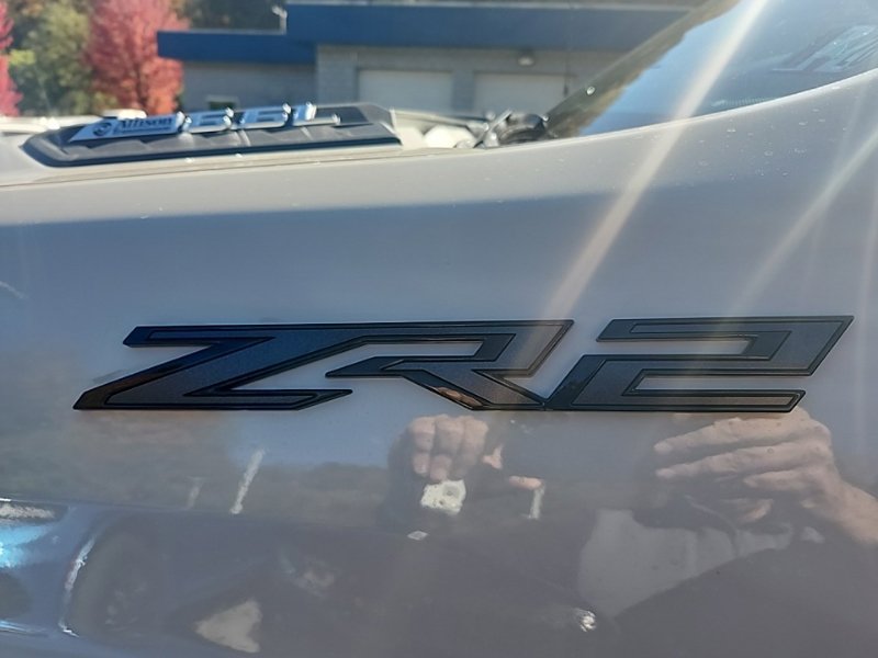 Used 2026 Chevrolet Silverado 2500 ZR2 w/ LPO, Dark Essentials Package AWD/4WD image 4