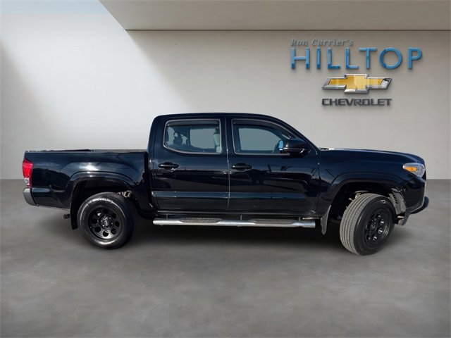 Used 2017 Toyota Tacoma SR image 3
