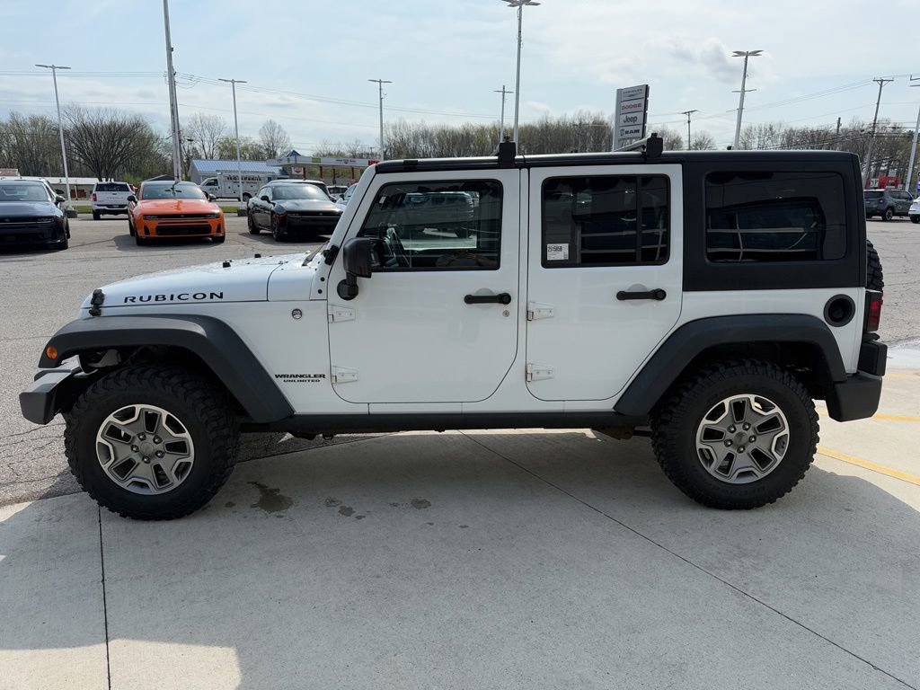 Used 2015 Jeep Wrangler Unlimited Rubicon w/ Connectivity Group AWD/4WD image 8