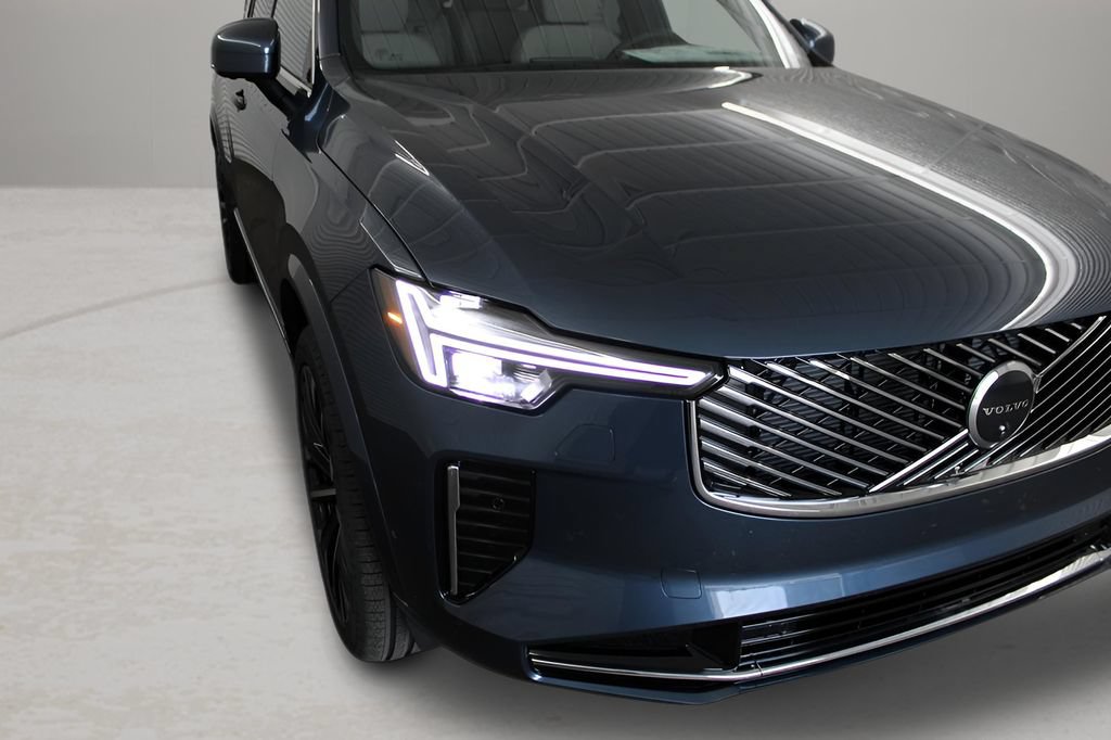 New 2026 Volvo XC90 B6 Plus w/ Protection Package Premier AWD/4WD image 30