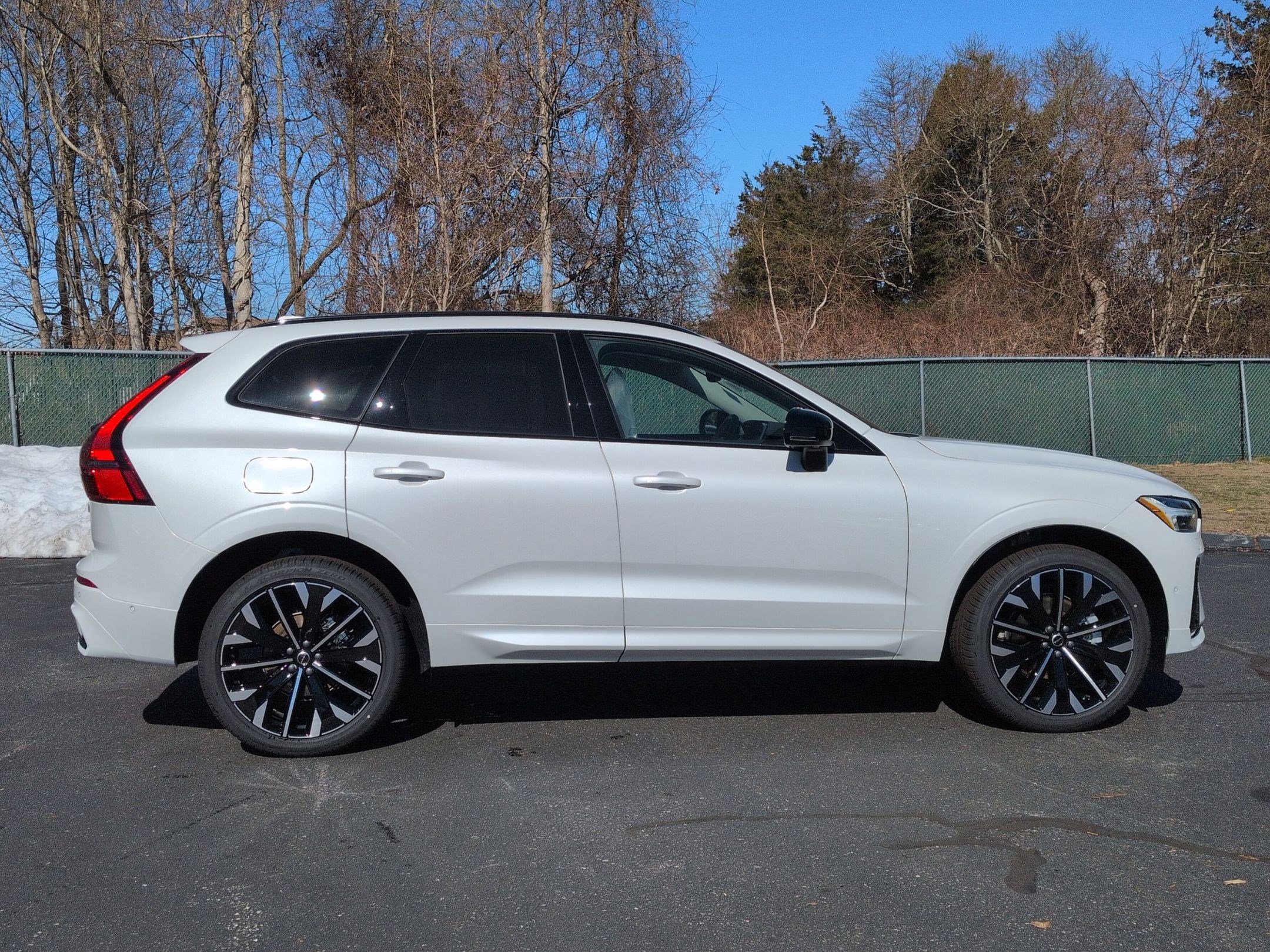 New 2026 Volvo XC60 B5 Ultra w/ Protection Package Premier image 5