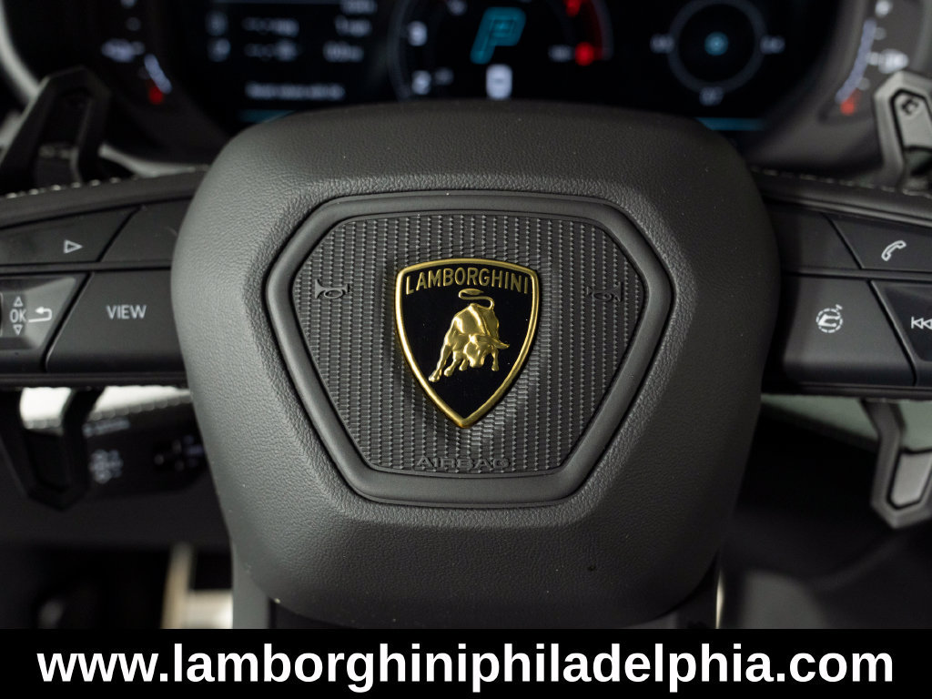 Used 2025 Lamborghini Urus SE AWD/4WD image 40