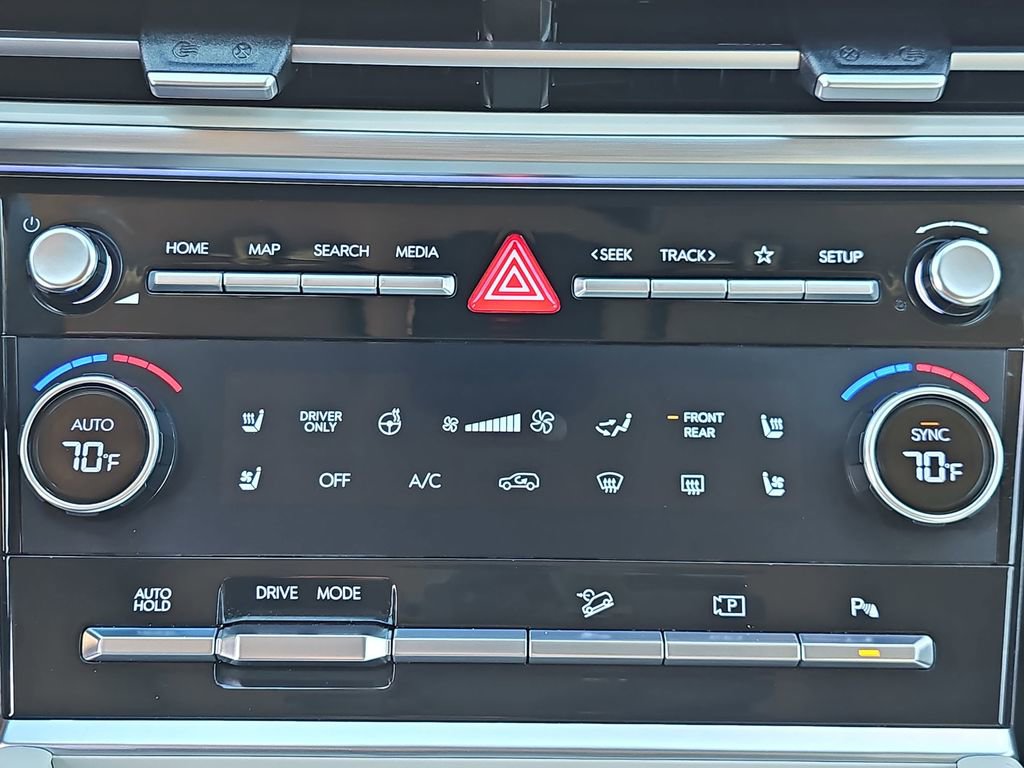 Used 2024 Hyundai Santa Fe Limited image 22