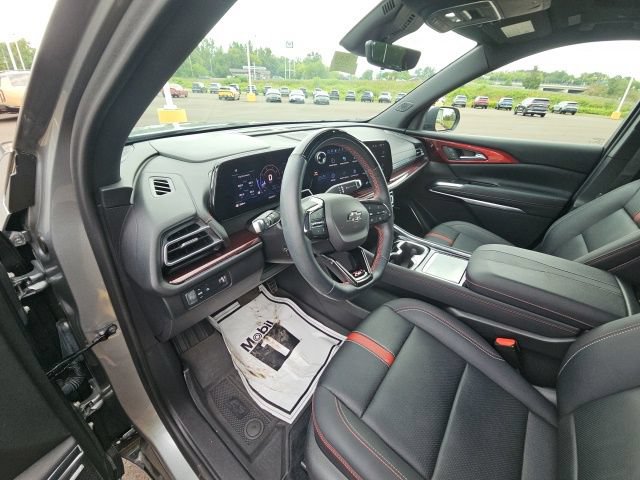 Used 2024 Chevrolet Traverse RS FWD image 15