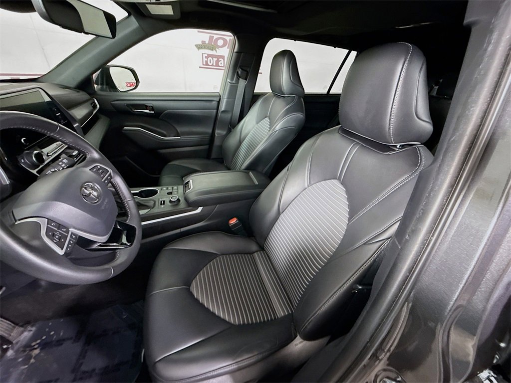 Certified 2023 Toyota Highlander XSE image 27